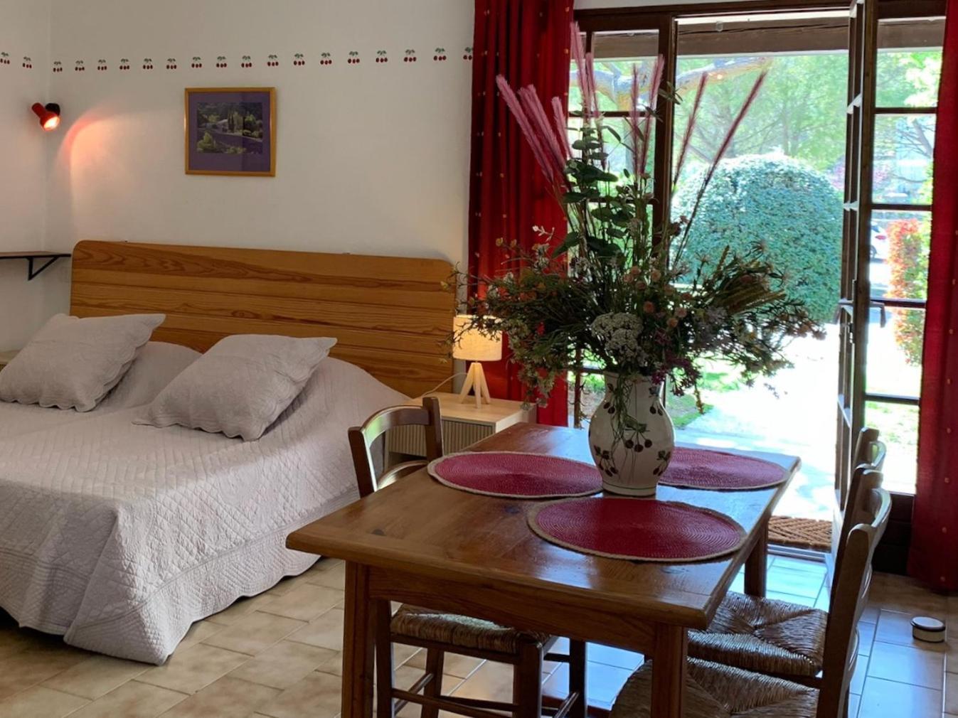 Gite La Loge 142 Route De Carpentras 84210 韦纳斯克 外观 照片